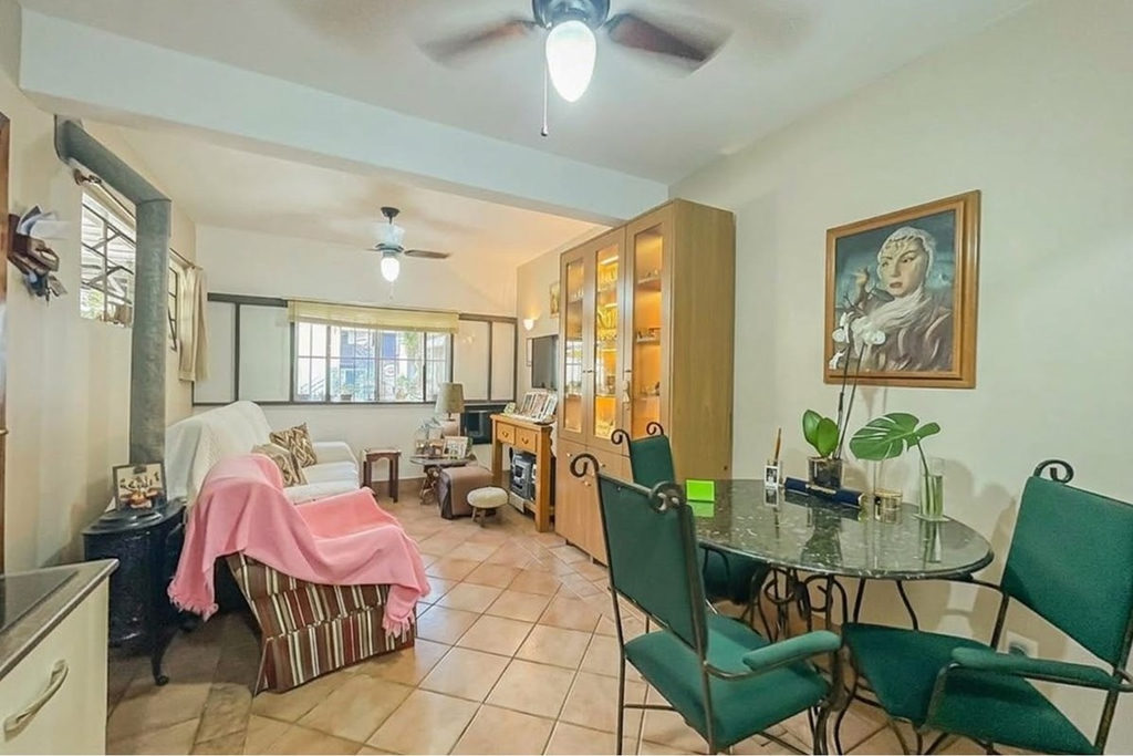 Casa para venda no bairro Menino Deus em Porto Alegre