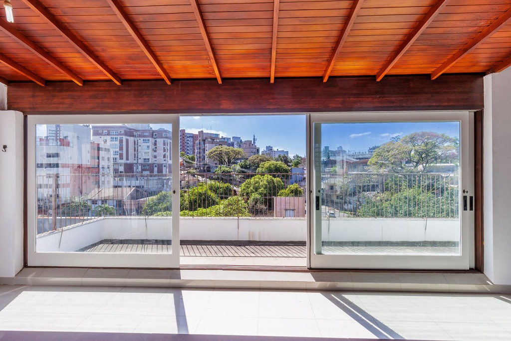 Apartamento para venda no bairro Passo da Areia em Porto Alegre