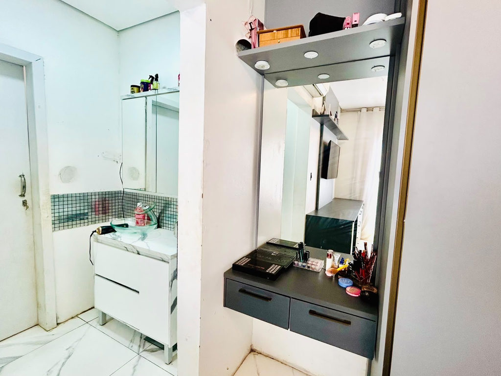 Casa para venda no bairro Vila Nova em Porto Alegre