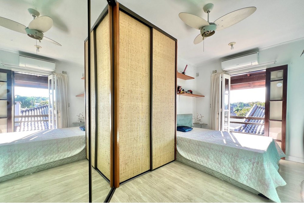 Casa para venda no bairro Harmonia em Canoas