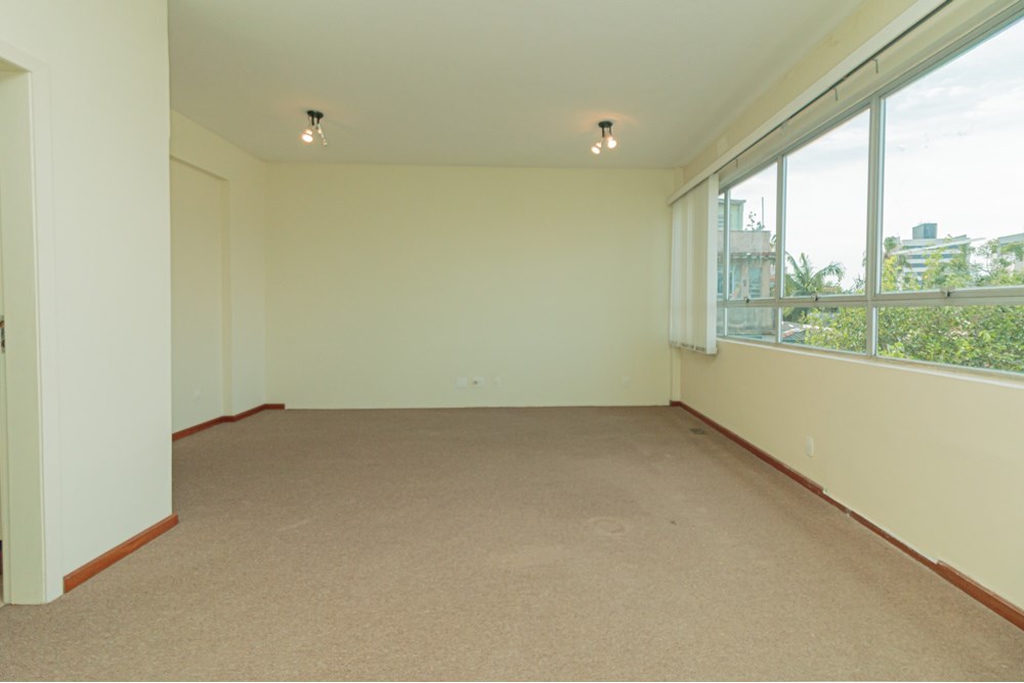 Sala para venda no bairro Petrópolis em Porto Alegre