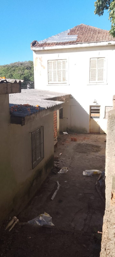 Casa para venda no bairro Santo Antônio em Porto Alegre