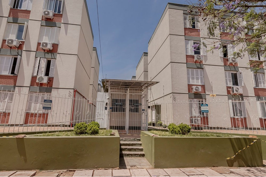 Apartamento para venda no bairro Medianeira em Porto Alegre