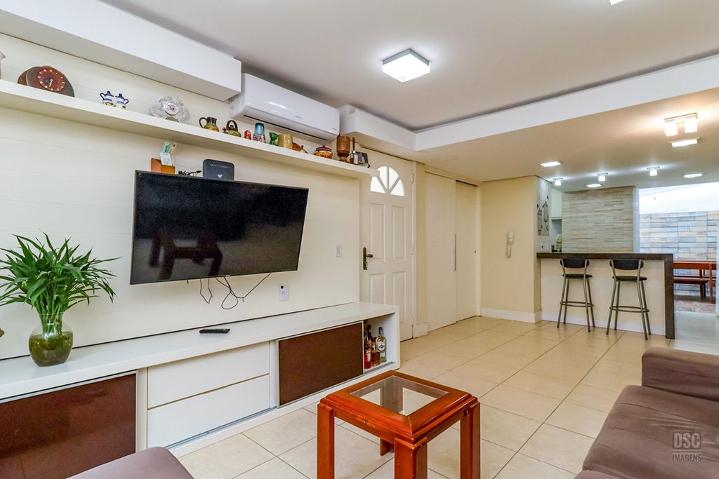 Casa para venda no bairro Jardim Itu em Porto Alegre