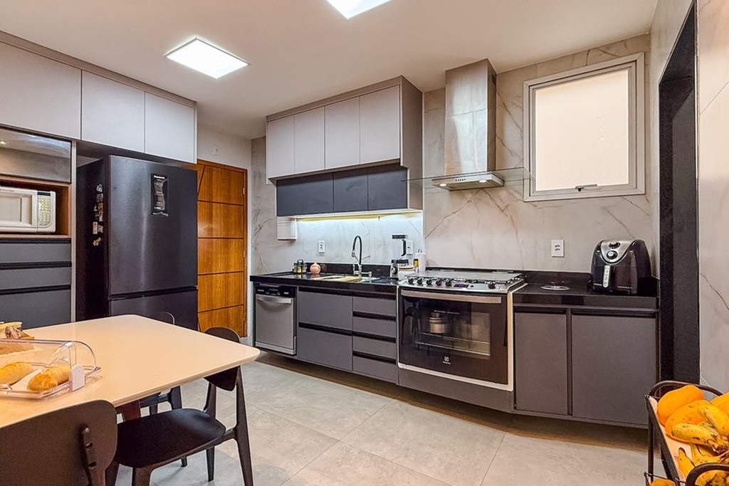 Apartamento de 4 quartos, 155m² no bairro Praia da Costa, em Vila Velha | Eu Corretor