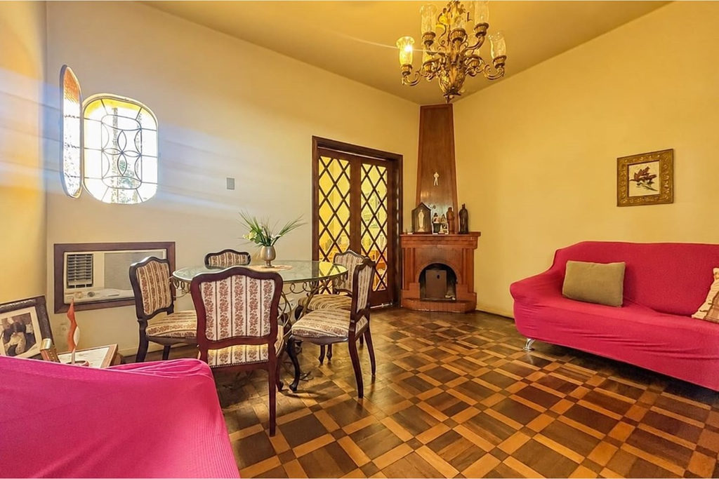 Casa para venda no bairro Menino Deus em Porto Alegre