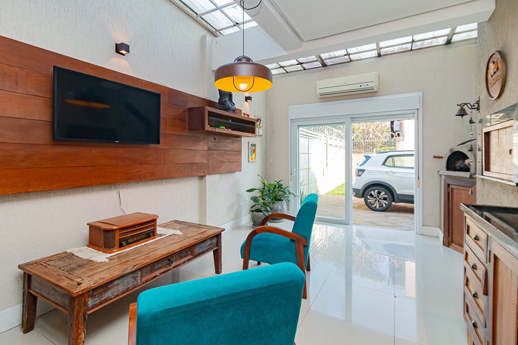 Casa para venda no bairro Guarujá em Porto Alegre