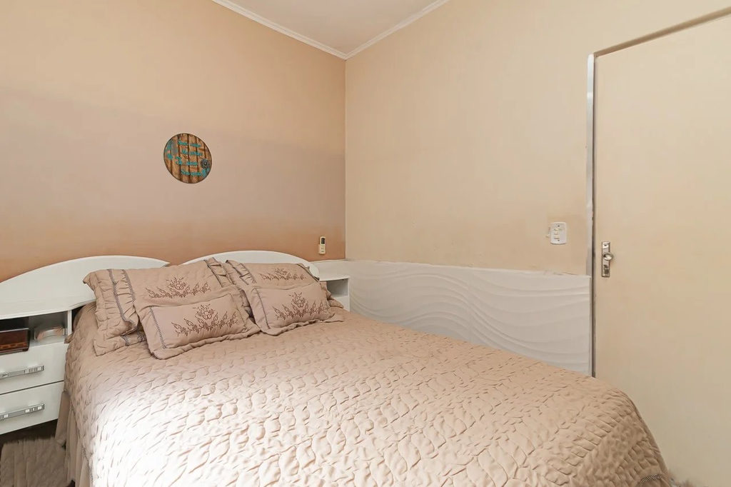 Casa para venda no bairro Jardim Itu Sabará em Porto Alegre