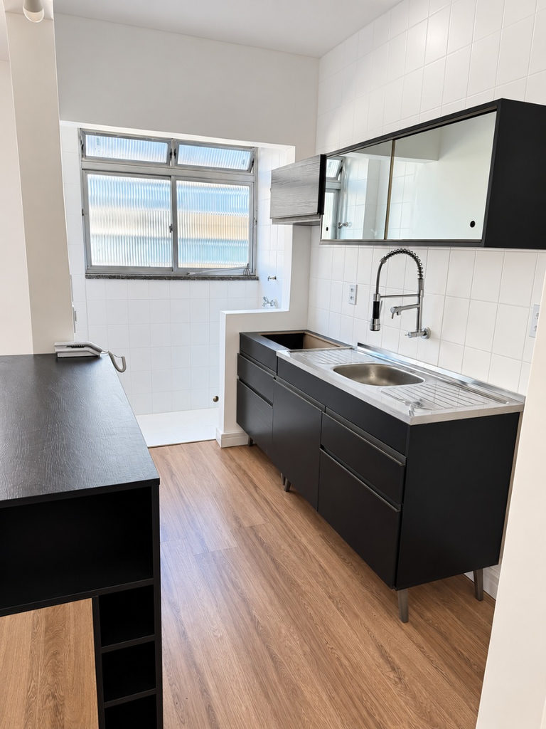 Apartamento para venda no bairro Vila Ipiranga em Porto Alegre