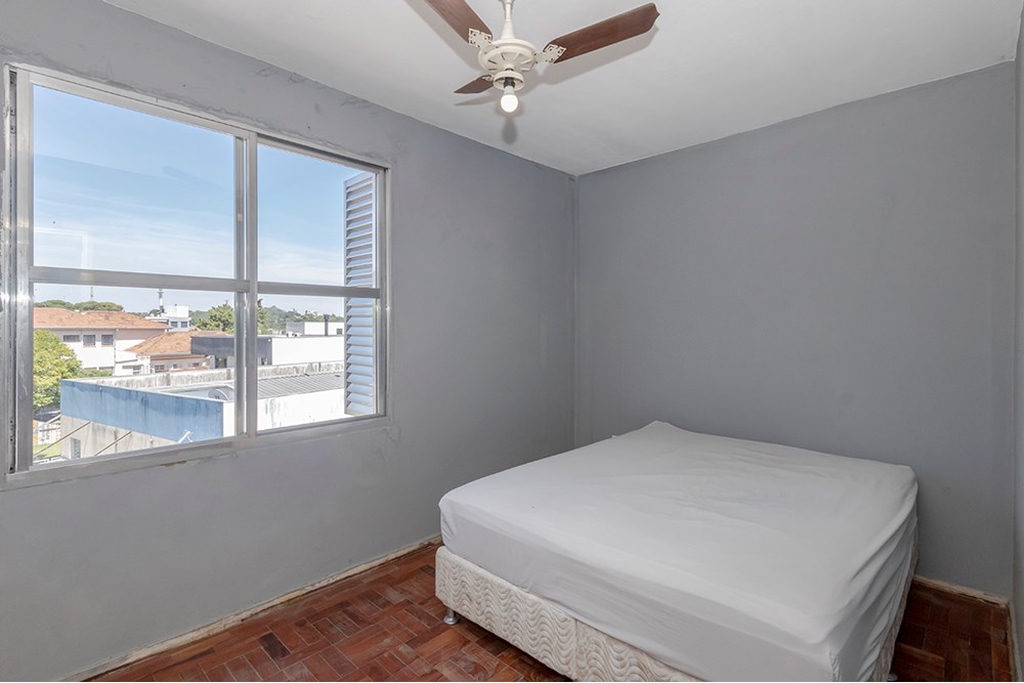 Apartamento para venda no bairro Medianeira em Porto Alegre