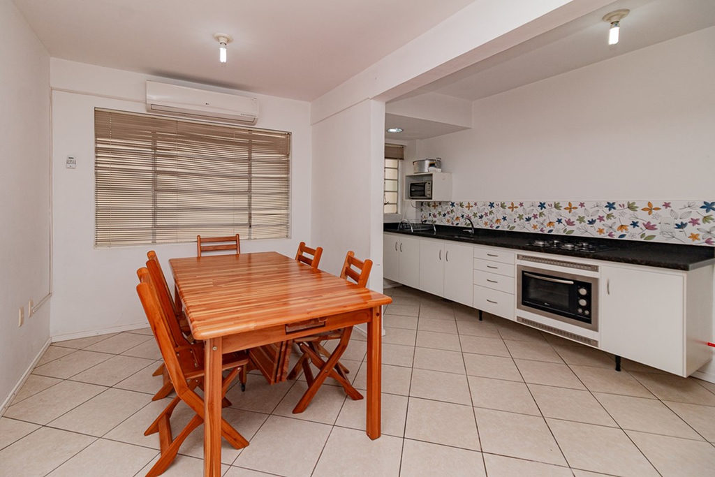 Apartamento para venda no bairro Vila Ipiranga em Porto Alegre