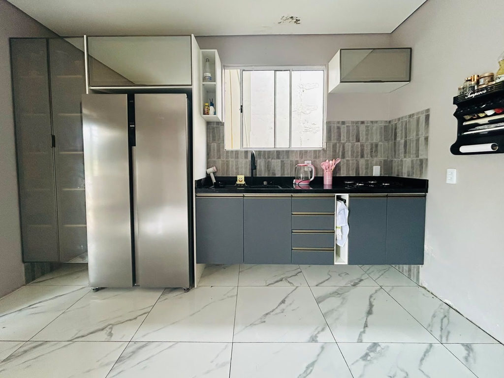Casa para venda no bairro Vila Nova em Porto Alegre