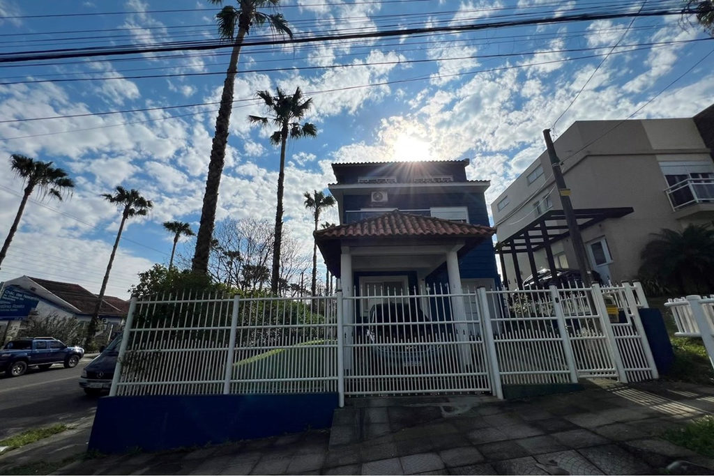 Casa em Condomínio para venda no bairro Lomba do Pinheiro em Porto Alegre