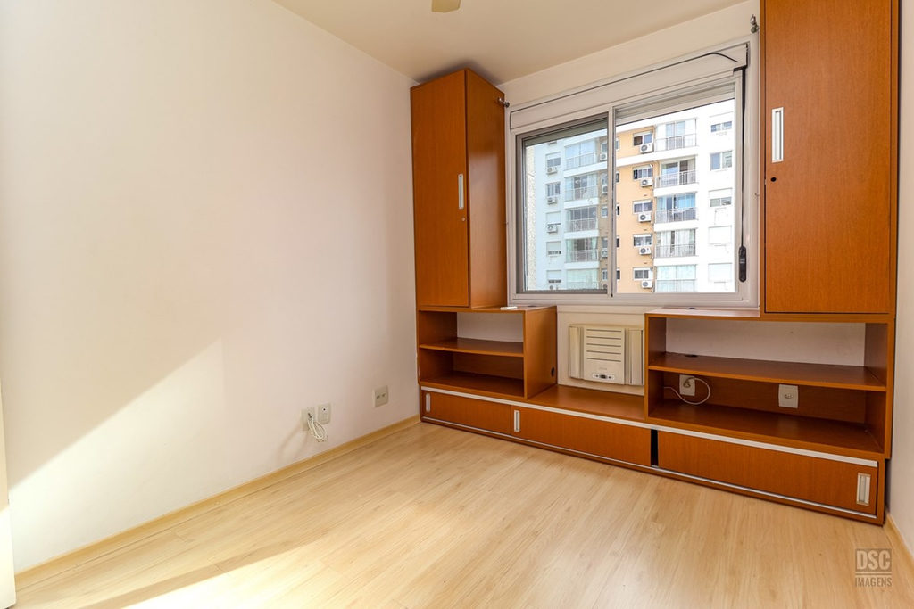 Apartamento para venda no bairro Passo da Areia em Porto Alegre