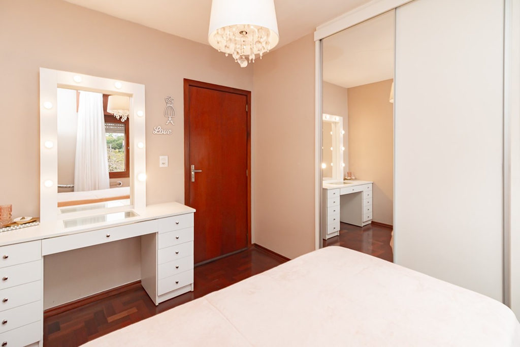 Apartamento para venda no bairro Vila Ipiranga em Porto Alegre