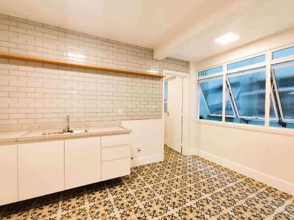 Apartamento para venda no bairro Floresta em Porto Alegre