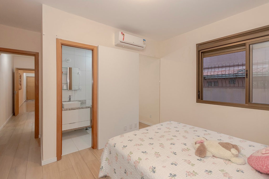 Apartamento para venda no bairro Chácara das Pedras em Porto Alegre
