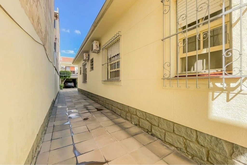 Casa para venda no bairro Menino Deus em Porto Alegre