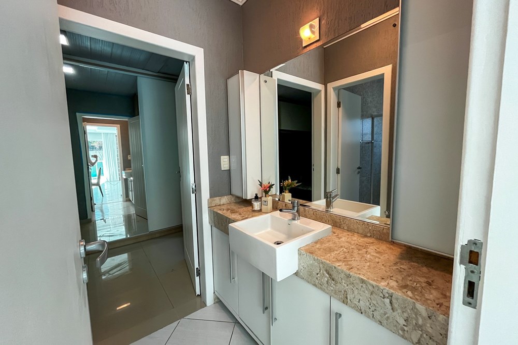 Casa de 4 quartos, 221m² no bairro Itacorubi, em Florianópolis | Eu Corretor