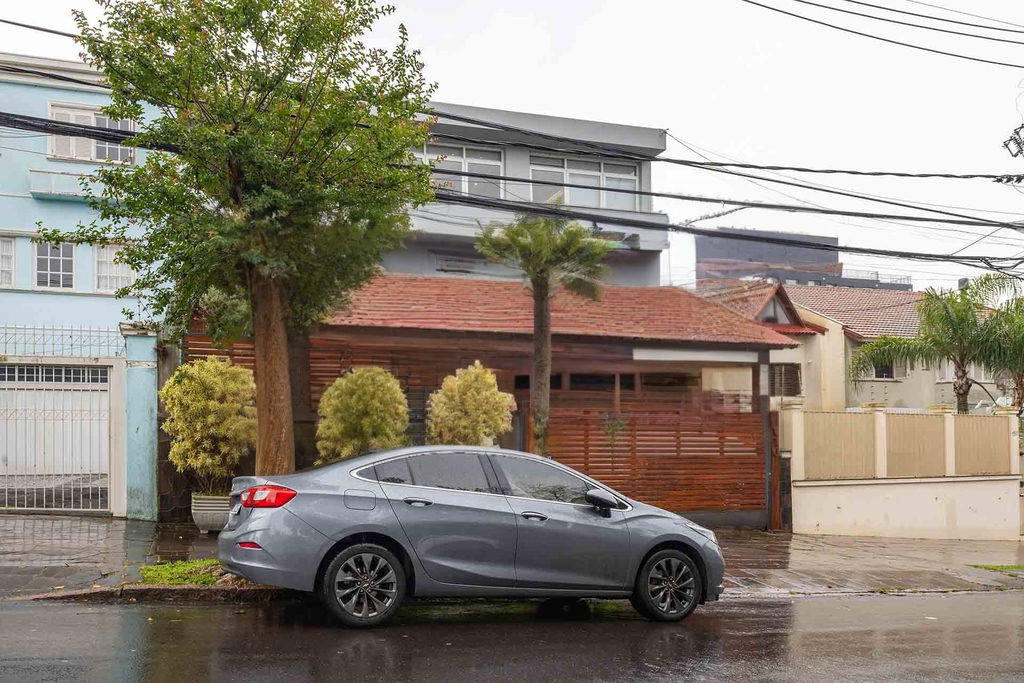 Edifício Comercial para venda no bairro Três Figueiras em Porto Alegre