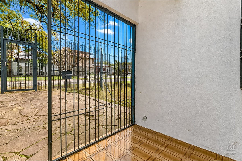 Casa para venda no bairro Vila Jardim em Porto Alegre
