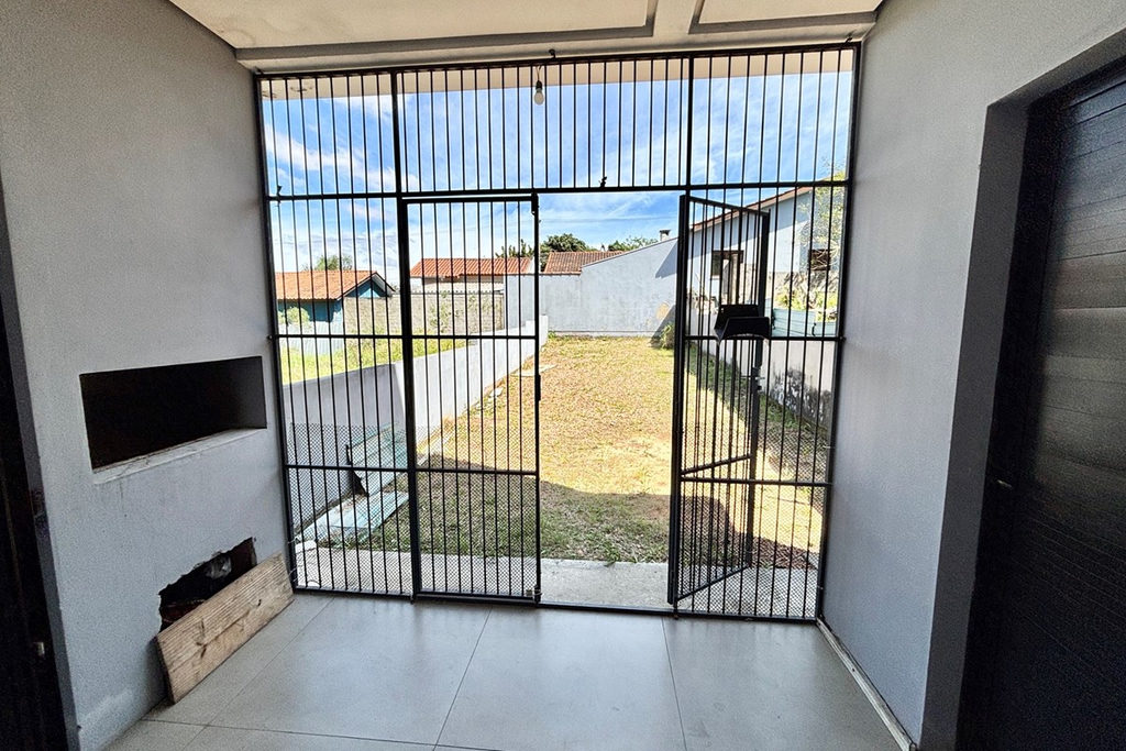Casa para venda no bairro Califórnia em Nova Santa Rita