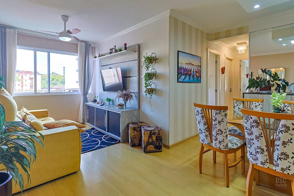 Apartamento para venda no bairro Vila Ipiranga em Porto Alegre