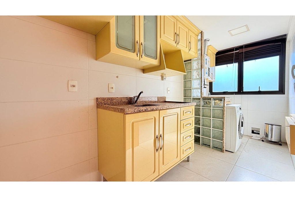 Apartamento para venda no bairro Menino Deus em Porto Alegre