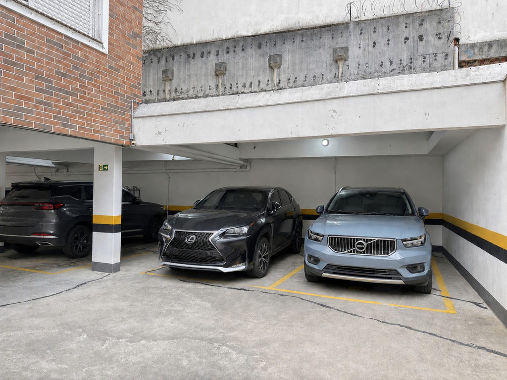 Cobertura Duplex para venda no bairro Jardim Botânico em Porto Alegre