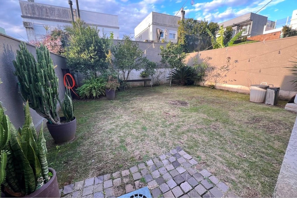 Casa em Condomínio para venda no bairro Lomba do Pinheiro em Porto Alegre