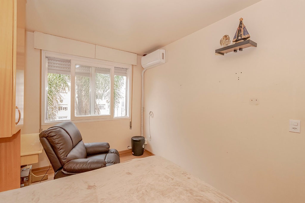 Apartamento para venda no bairro Vila Ipiranga em Porto Alegre