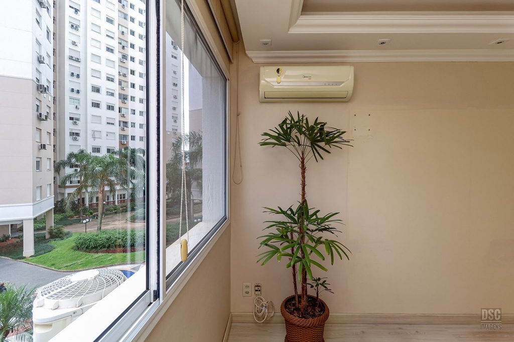 Apartamento para venda no bairro Vila Ipiranga em Porto Alegre