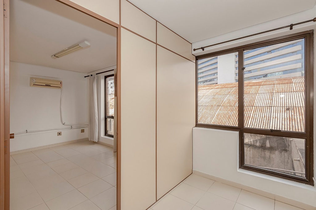 Sala para venda no bairro Floresta em Porto Alegre