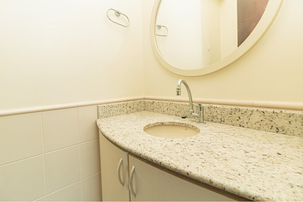 Sala para venda no bairro Petrópolis em Porto Alegre