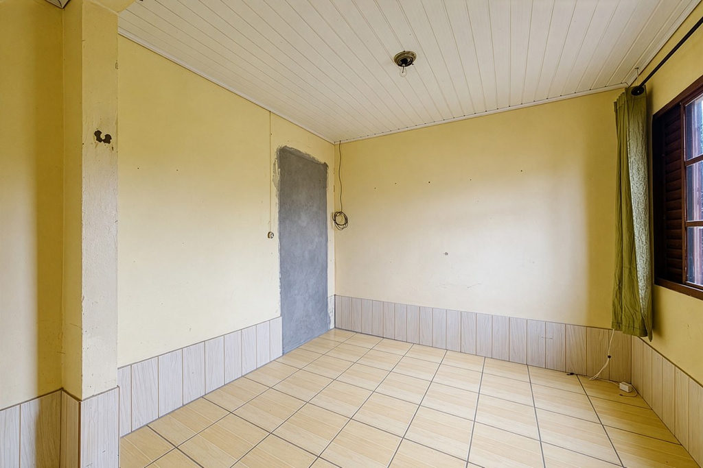 Casa para venda no bairro Guajuviras em Canoas