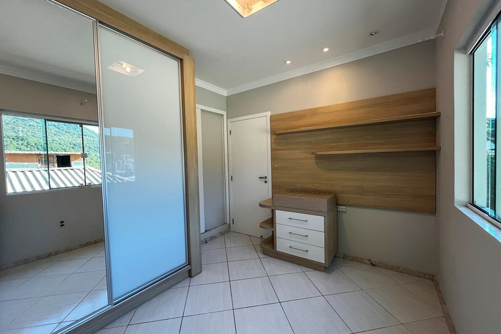 Casa de 4 quartos, 221m² no bairro Itacorubi, em Florianópolis | Eu Corretor