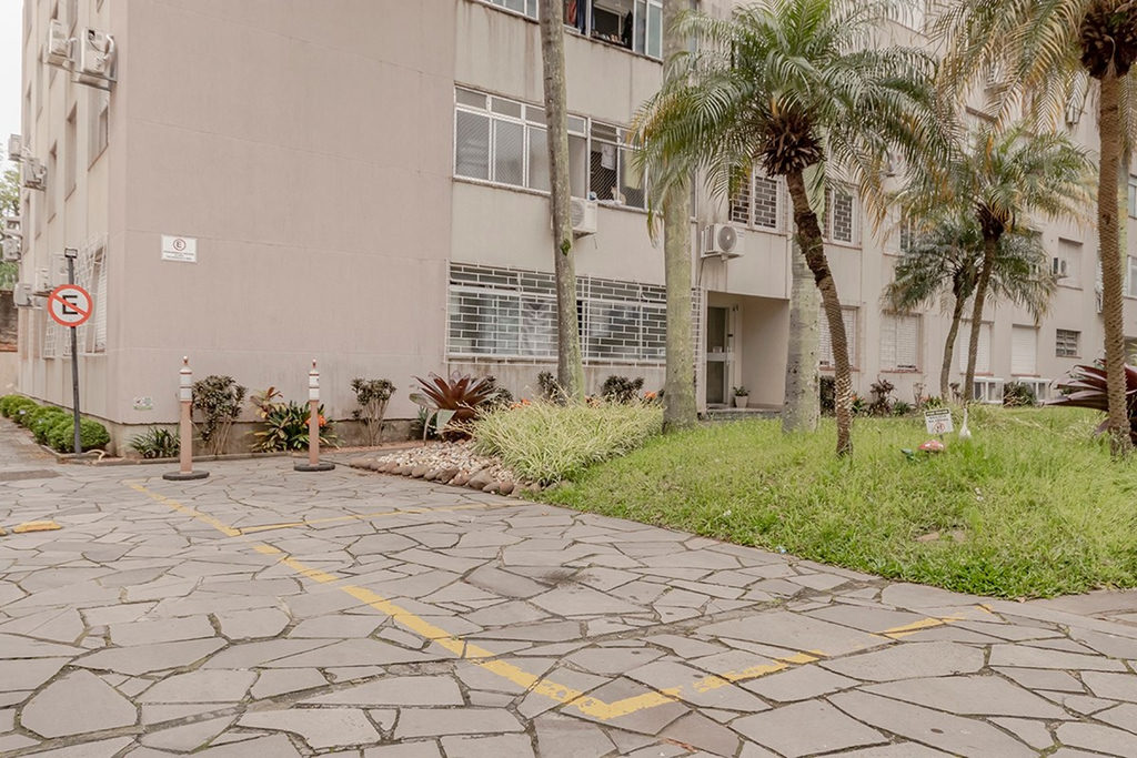 Apartamento para venda no bairro Vila Ipiranga em Porto Alegre