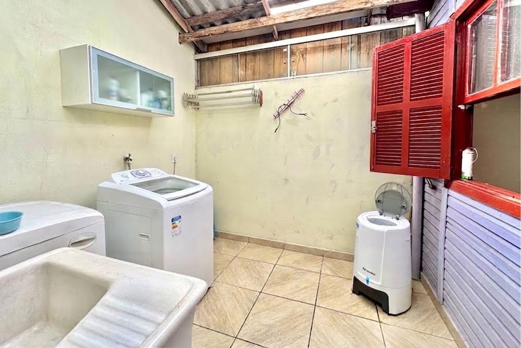 Casa para venda no bairro Igara em Canoas