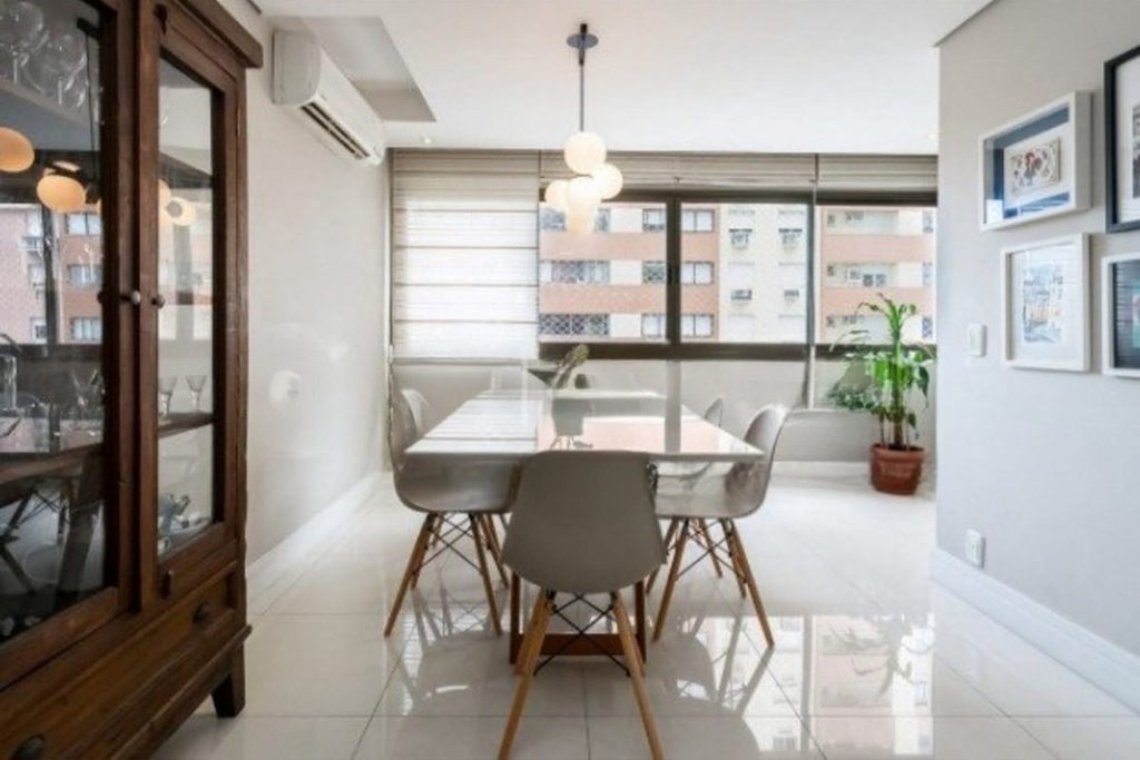 Apartamento para venda no bairro Vila Ipiranga em Porto Alegre