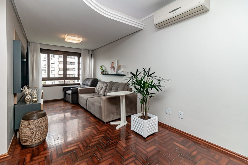 Apartamento para venda no bairro Vila Ipiranga em Porto Alegre
