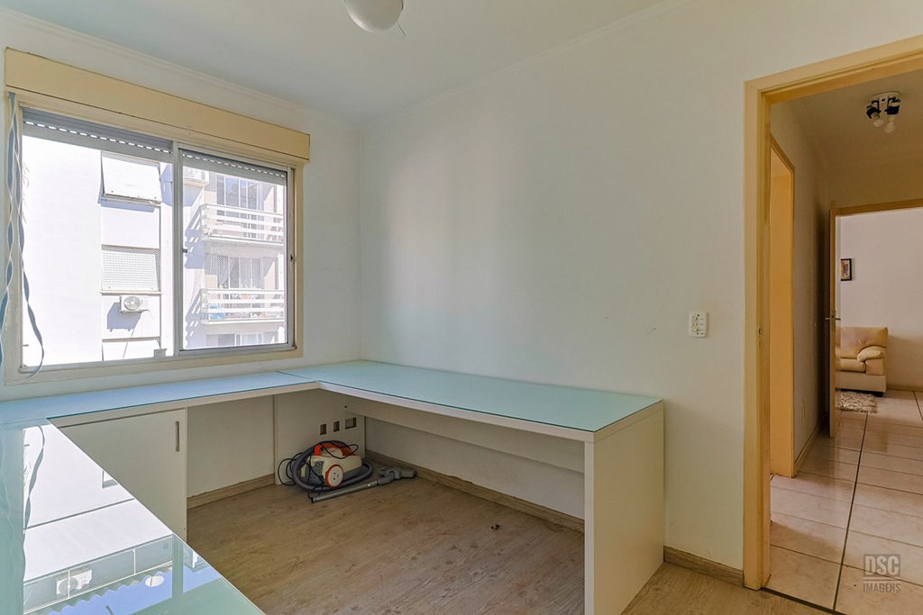 Apartamento para venda no bairro Passo da Areia em Porto Alegre
