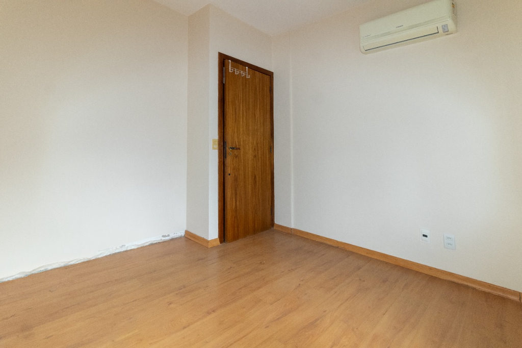 Apartamento para venda no bairro Jardim Botânico em Porto Alegre