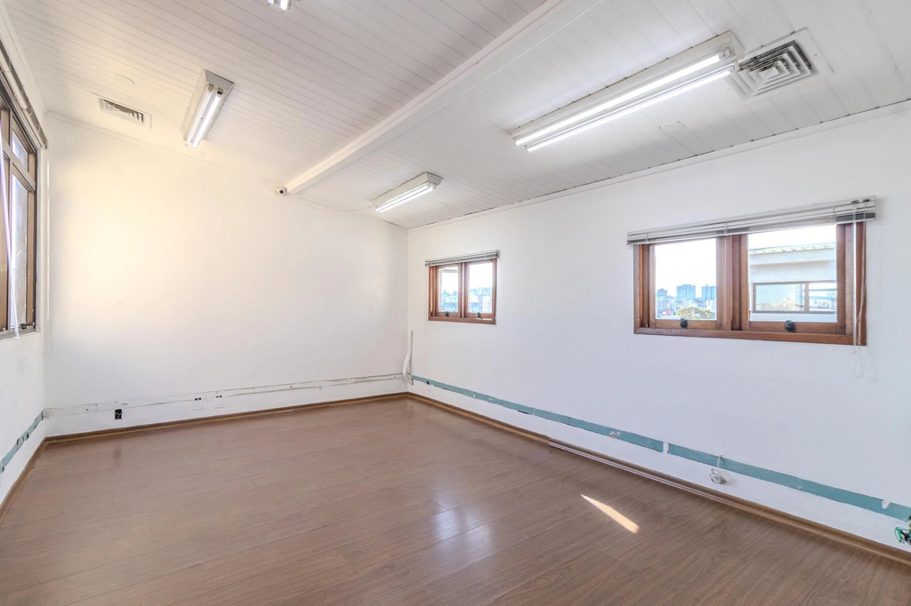 Sala para venda no bairro Petrópolis em Porto Alegre