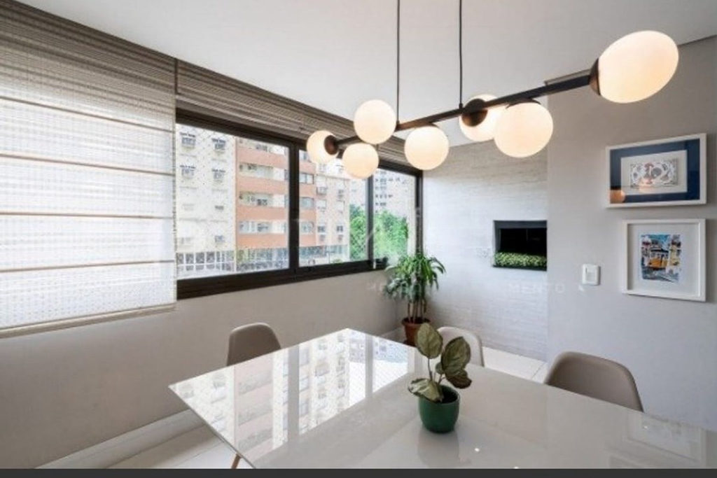 Apartamento para venda no bairro Vila Ipiranga em Porto Alegre