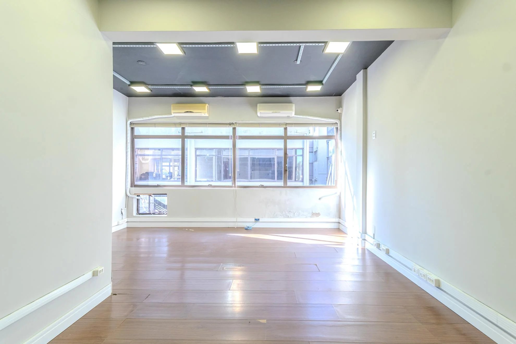 Sala para venda no bairro Petrópolis em Porto Alegre
