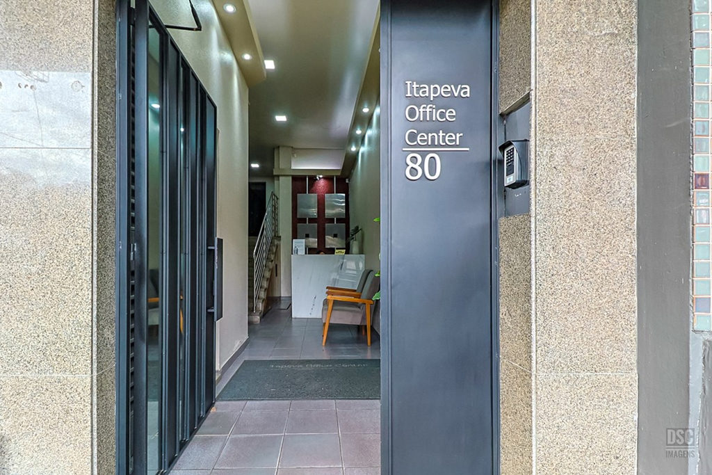 Sala para venda no bairro Passo da Areia em Porto Alegre