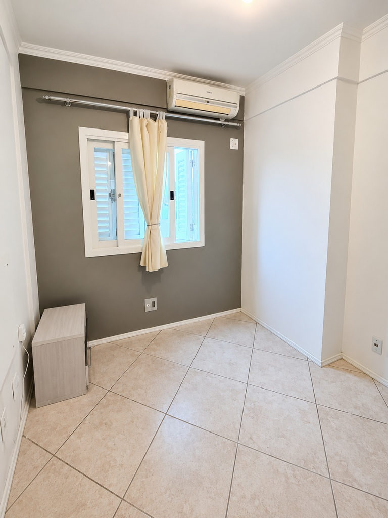 Apartamento para venda no bairro Vila Ipiranga em Porto Alegre