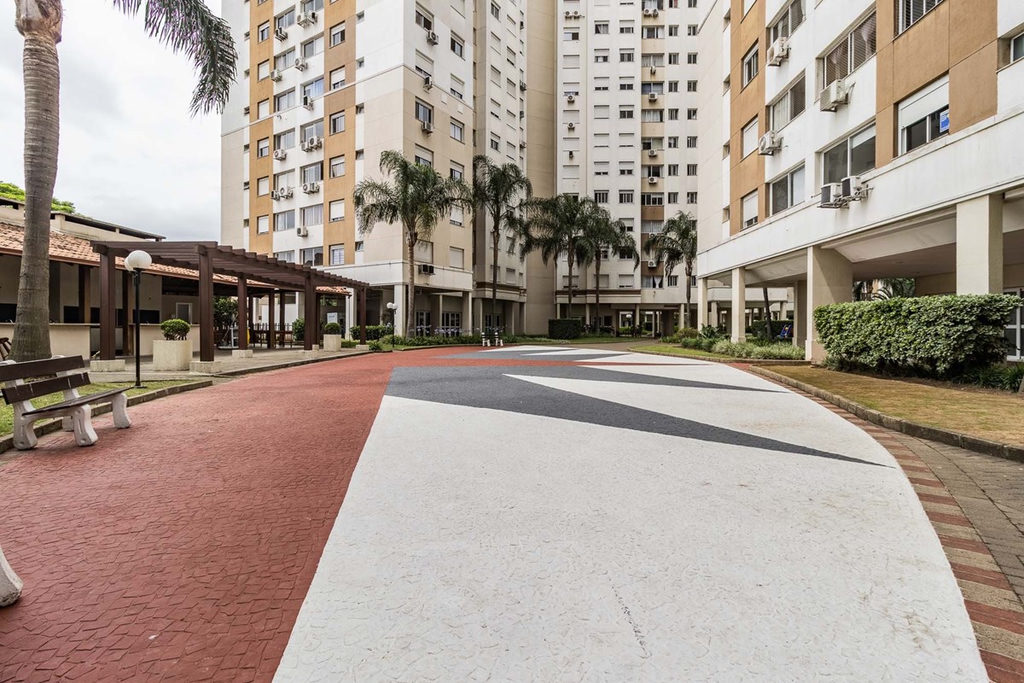 Apartamento para venda no bairro Vila Ipiranga em Porto Alegre