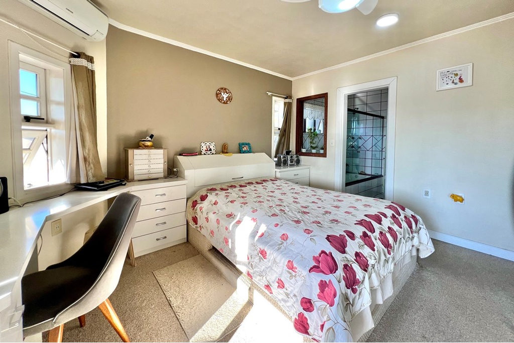 Casa para venda no bairro Harmonia em Canoas