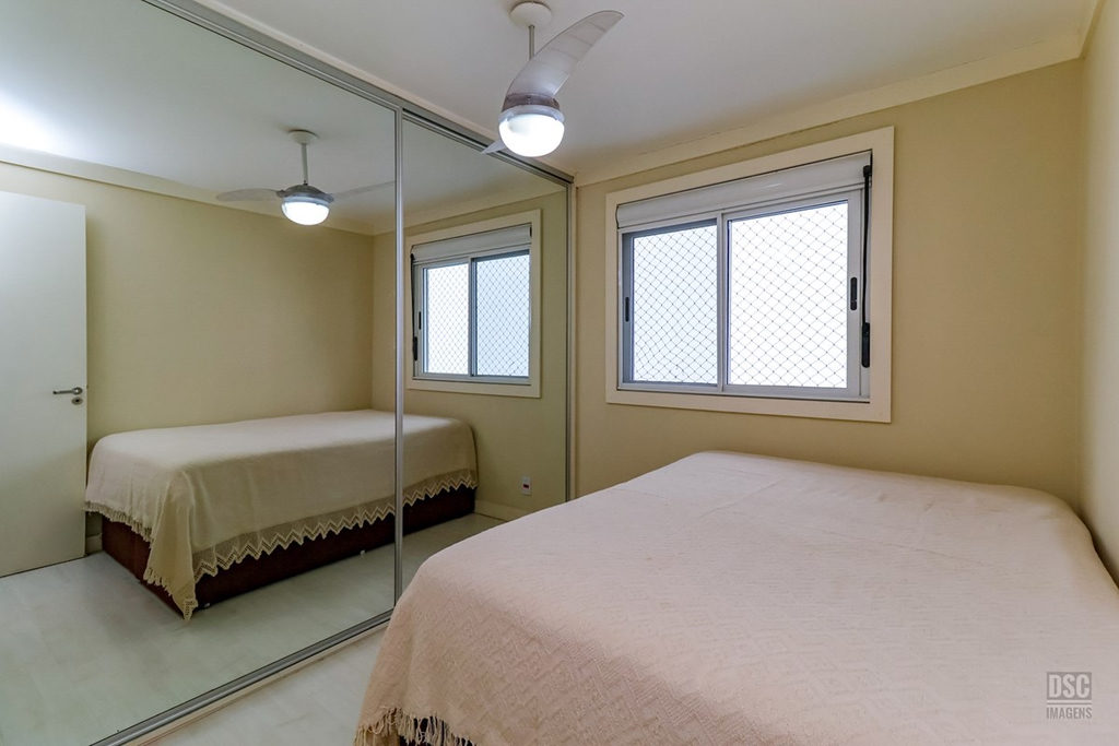 Casa para venda no bairro Jardim Itu em Porto Alegre